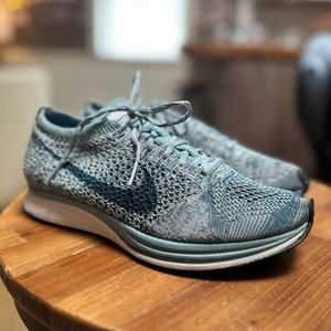Nike Flyknit Racer